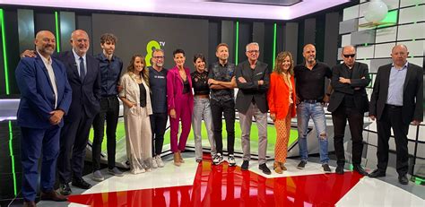 8TV .